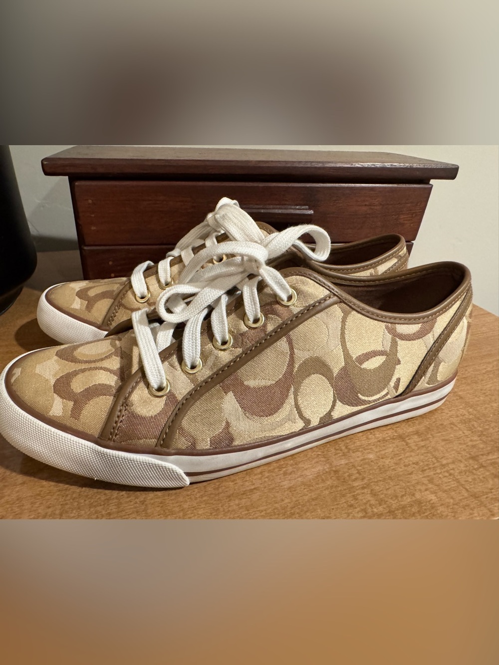 Coach Q998 Khaki Brown Lace Up Sneakers Womens US Size 9.5B